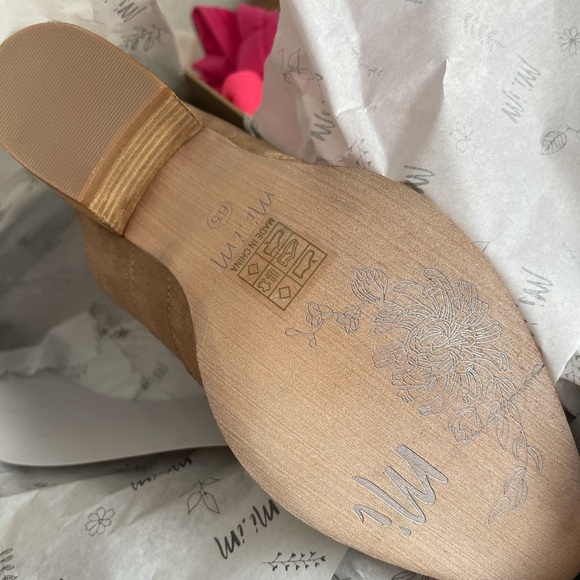 DONATED!! Distressed faux leather - Picture 9 of 9